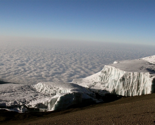 Kilimandscharo über den Wolken